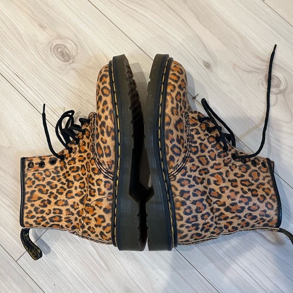 Dr. Martens Leopard Print Boots Size US8/UK6 - Picture 2 of 6
